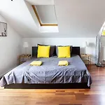 Urban Rooftop Apartment - Berlin Mitte - A C